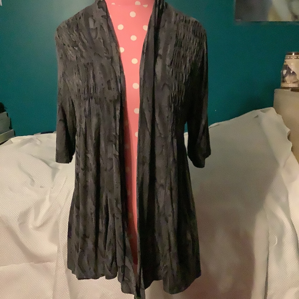Unity World Wear Gray Shrug M